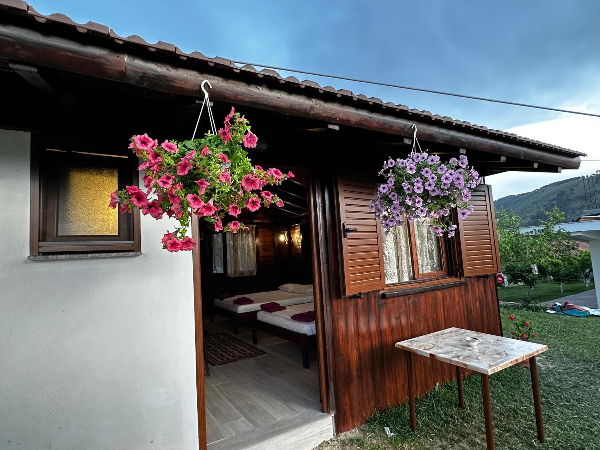Guest House Gorani Berat Exteriör bild